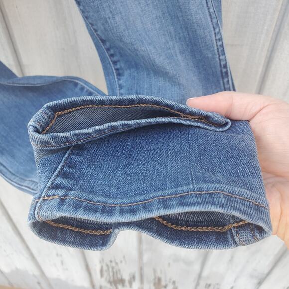 Madewell 10" High-Rise Roadtripper Jeans in Ridgefield Wash: Zip-Front Edition - Picture 9 of 16